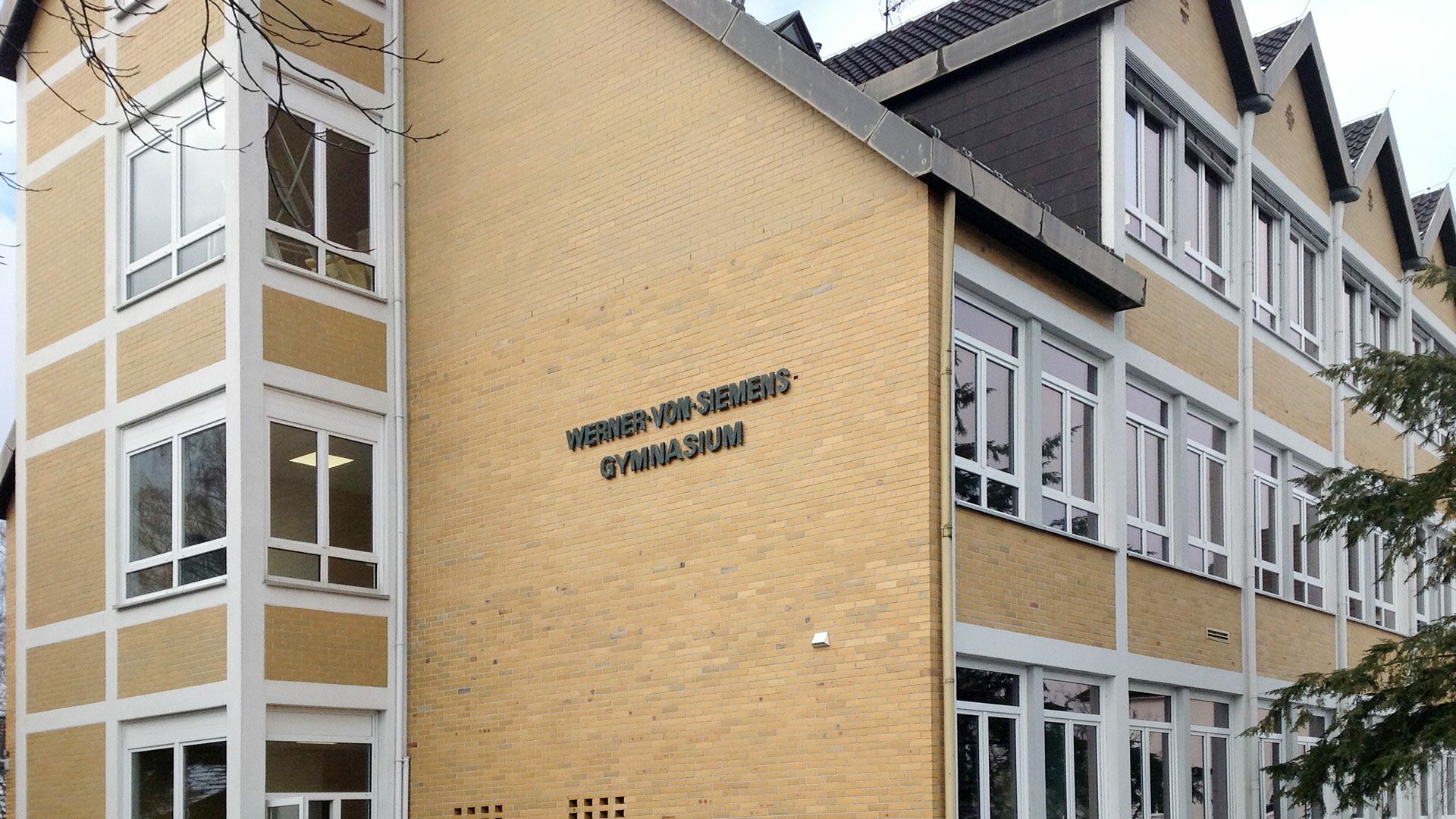 Werner-von-Siemens High School B.E.G. Brück Electronic GmbH