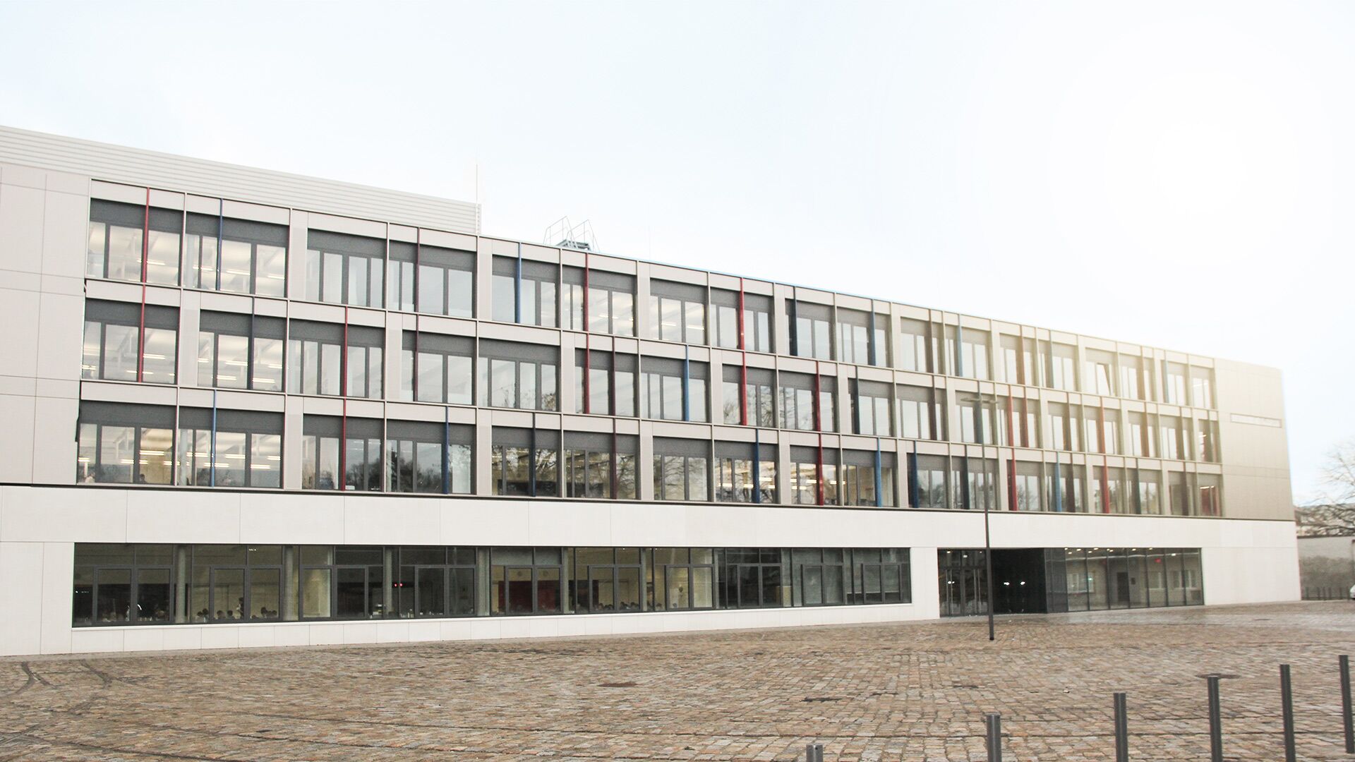Tolkewitz High School B.E.G. Brück Electronic GmbH
